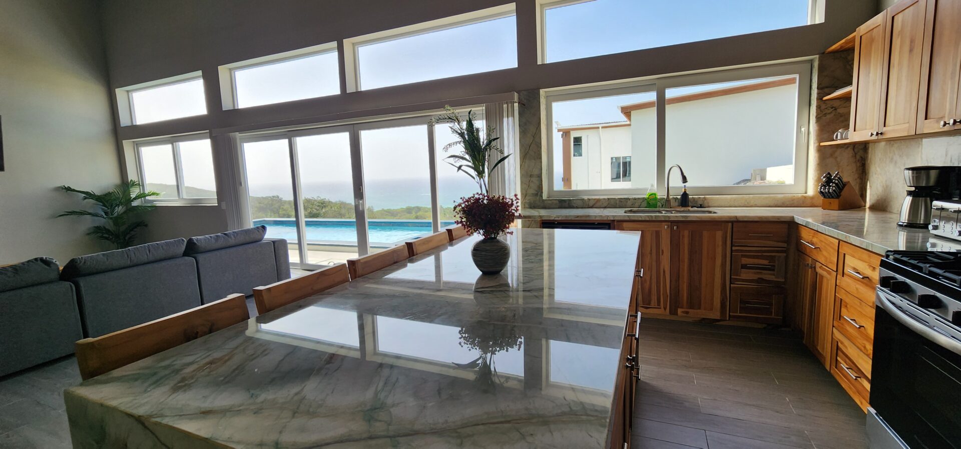 Kitchenpoolview CBE11