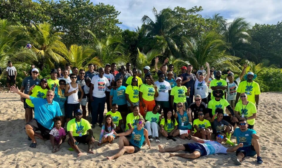 Ong volunteers beach day