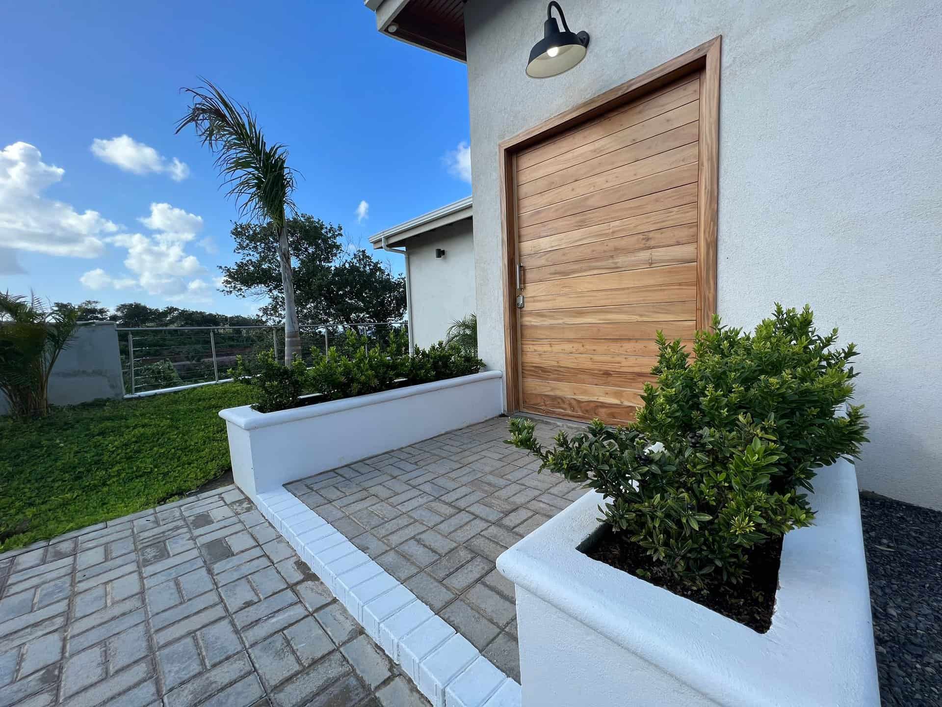 Roatan Home Builder Exterior